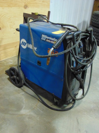 Miller 212 Welder 200/230V, 31/28A,PH1,60HZ,5.2KW S/N MC233534N