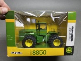 John Deere 8850 Tractor