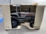 Ertl White 2-135 Field Boss Tractor