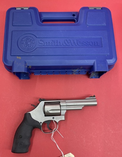 Smith & Wesson 69 .44 Mag Revolver