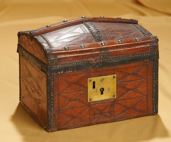 7" x 5" Petite Domed Wooden Trunk with Velvet Trimmed Interior Trays. $400/500