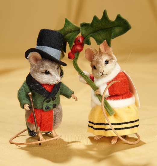 Pair Of American artist Christmas Mice, Annamarie And Fritz By R. John Wright. $400/500