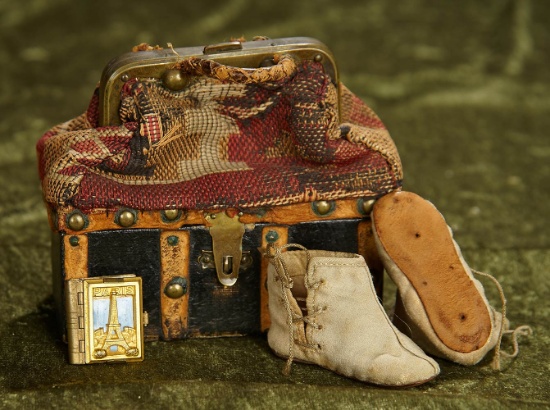 5" French sac du voyage for poupee, and 2 1/4" early poupee shoes in the Huret manner. $500/750