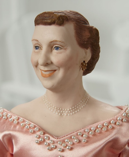 American Porcelain Portrait of Mamie Eisenhower by Martha Thompson 800/1200