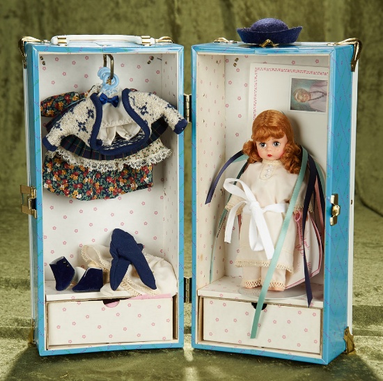 8" Anne in Trunk with Wardrobe, and original shipping box, MIB, #26421