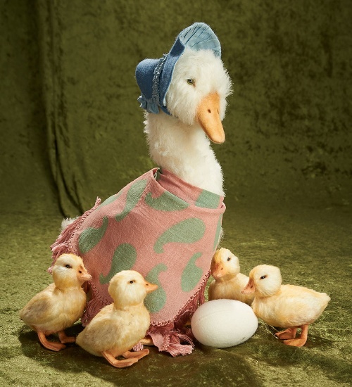 14” American  mohair “Jemima Puddle Duck” and ducklings R. John Wright, original box, 2001. $600/900