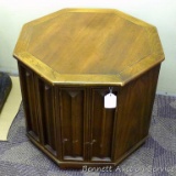 Wooden end table with cabinet. Approx. 23