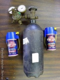 Small nitrogen cylinder with Victor Medalist regulator stands 18