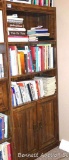 Bookcase with five shelves stands 70-1/2