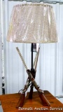 Lamps per si table lamp with gun design base. Model LPS063 IN.