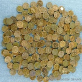 1 lb. 6 oz. mixed pennies early Lincoln Memorial cents dated back to 1959.