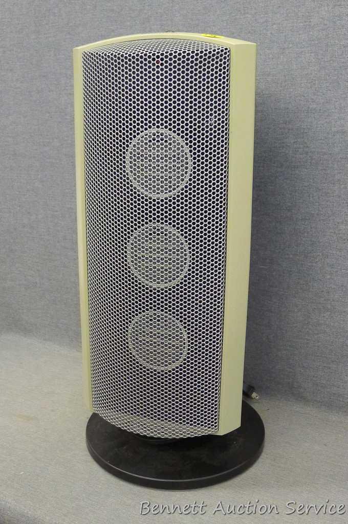 Holmes heater, model HCH6150. Approx. 21 high. | Proxibid