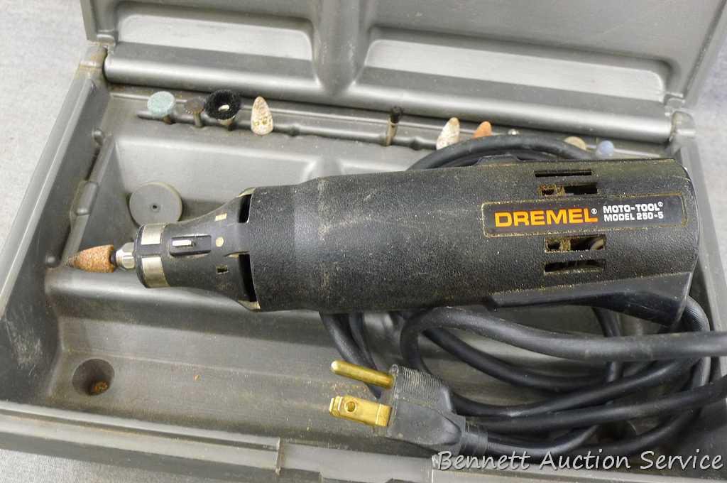 Dremel moto-tool, Model 250-5 and case. Works.