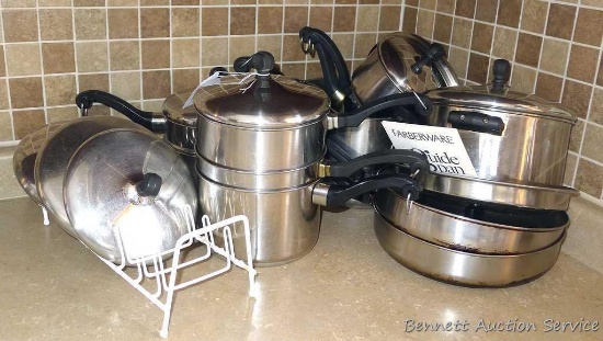 Farberware aluminum clad stainless steel cookware set. Incl. 1 qt saucepan, 2 qt saucepan, 8 qt