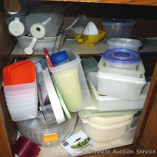Good Grips salad spinner, Vidalia chop wizard, Tupperware containers and much more. See pictures.