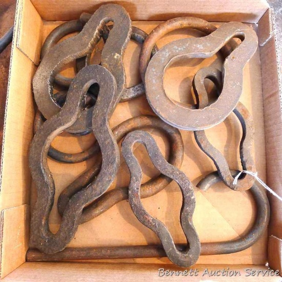 Assorted chain shorteners and loops.