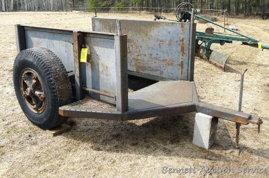Well built dumping pulp trailer holds 1-1/4 pulp cords. Dumps with the swing of a lever. Comes with