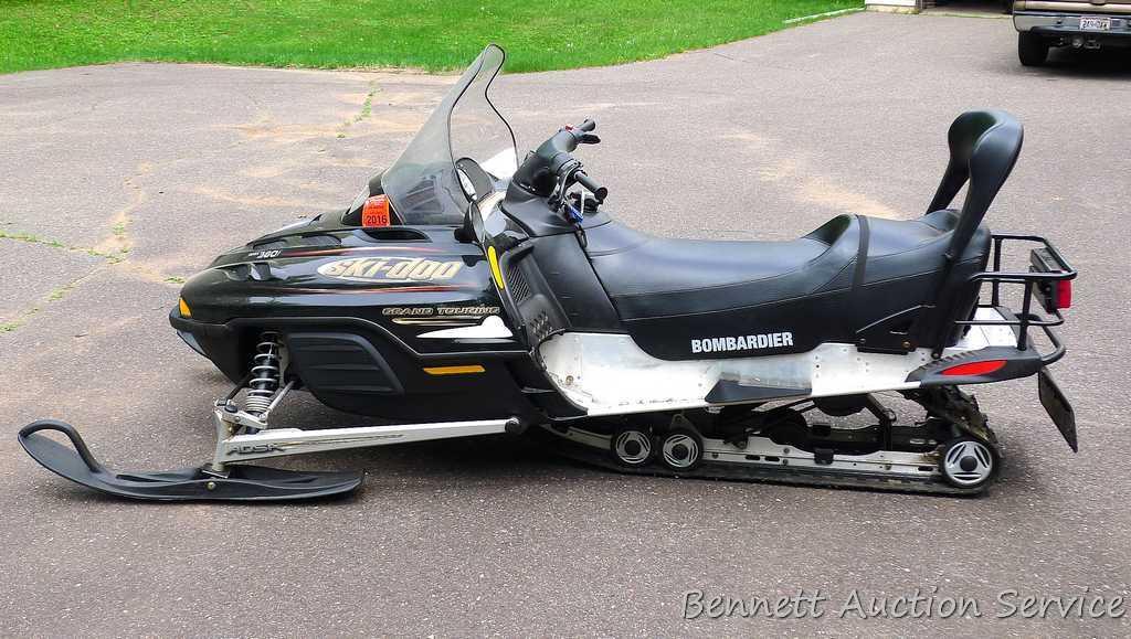 2002 Ski Doo Bombardier Grand Touring two-up | Proxibid 2002 Ski Doo Bombardier Grand Touring two-up | Proxibid