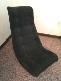 Game Chair: Rocking gamer's chair with handle, excellent condition. 31