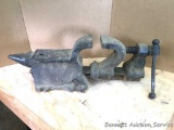 Anvil/Vice: Old anvil with locking-pin vice. Expands from 22