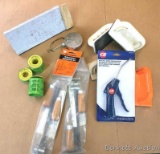Miscellaneous Lot: Pistol Grip Blow Gun nozzle, Two kits to make your own wood clamps, 4 sanding