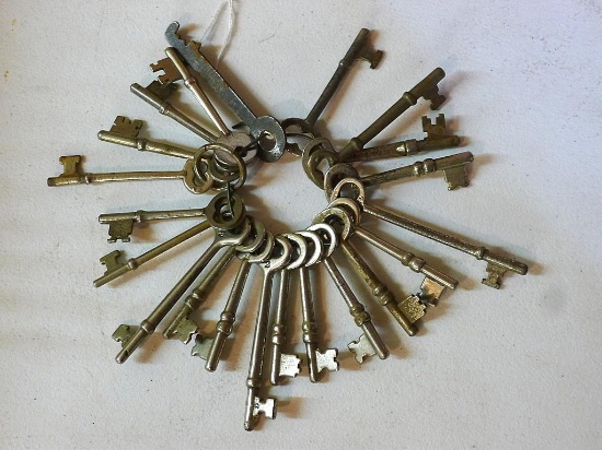 Great assortment of old skeleton keys.