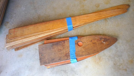 Wooden fur stretchers up to 40" long.