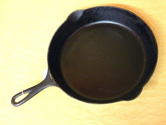 No. 9 Griswold 11" Slant Font (italicized) cast iron skillet. In good condition.