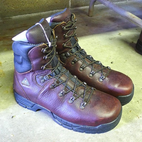 Rocky insulated, steel toe work shoe, Men's size 11-1/2W. New.