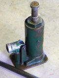 Bottle jack with handle, 9
