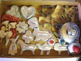 Vintage cookie cutters, Pampered Chef Cut-n-Seal, and more. Cutters include tree, angel, horse and