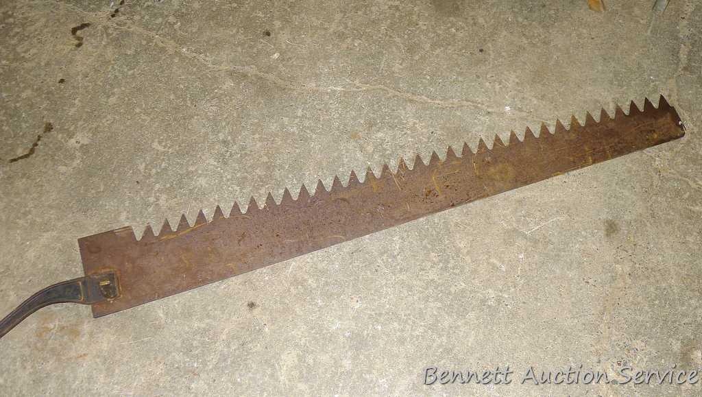 Antique one man crosscut saw is 6 ft. and appears in nice shape. | Art,  Antiques & Collectibles Antiques | Online Auctions | Proxibid
