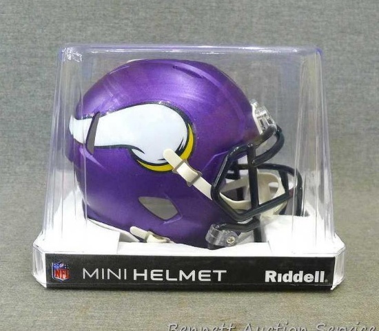 Minnesota Vikings mini helmet autographed by Danielle Hunter 99 includes certificate of
