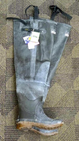 Itasca men's rubber hip waders are size 6 are new with tags and are donated by Andrea & Kevin