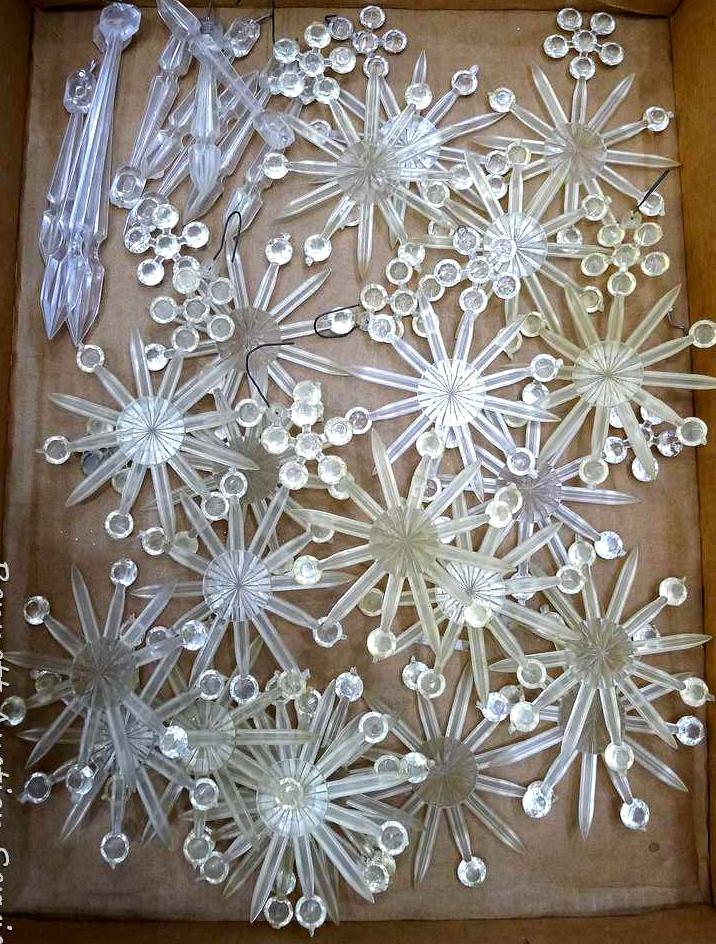 Vintage plastic snowflakes and icicles. 11