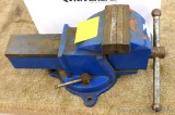 Swivel bench vise with 4