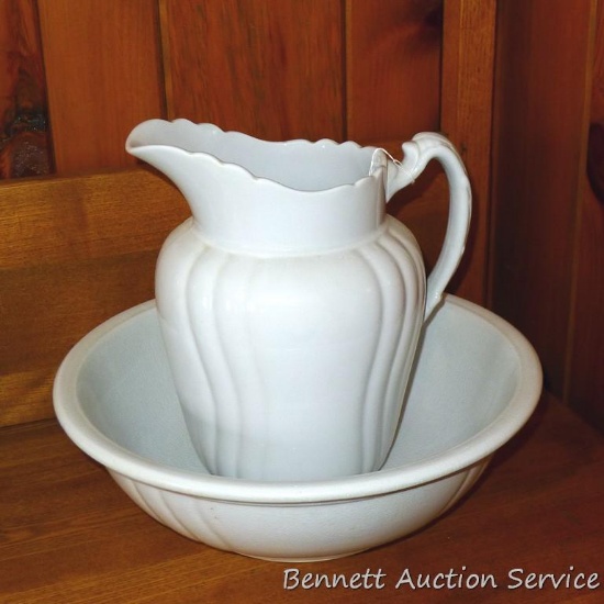 Nice Johnson Brothers Royal Ironstone pitcher and bowl are both in good condition with only one