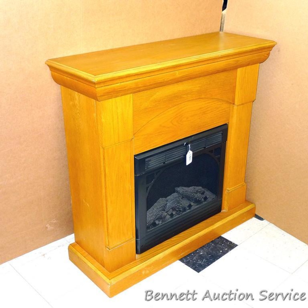 Nice Twin Star Electric Fireplace Model 23e05 Approx 40 L X 13 1 2 W X 38 H Works Estate Personal Property Personal Property Online Auctions Proxibid