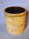 Nice salt glazed one gallon stoneware crock stands 8-1/4