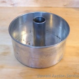 Heavy duty Cream City tube or angel food cake pan, can also make a regular cake. Measures 9-1/2