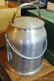 Stainless steel milk bucket with lid stands 15