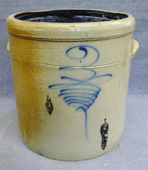 3 gallon stoneware crock with bee sting design has 'turkey dropping' marks on front. Crock is in