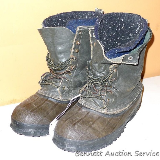 Men's LaCrosse winter boots with removable liners are in overall good used condition, size may be