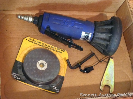 Campbell Hausfeld cutoff tool part no TL1135. Includes cutoff wheels, NIP, untested.