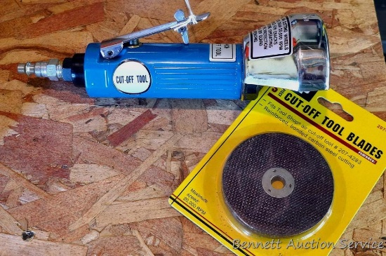 Cutoff tool 3", untested appears in nice shape; 5 piece cutoff blades NIP.