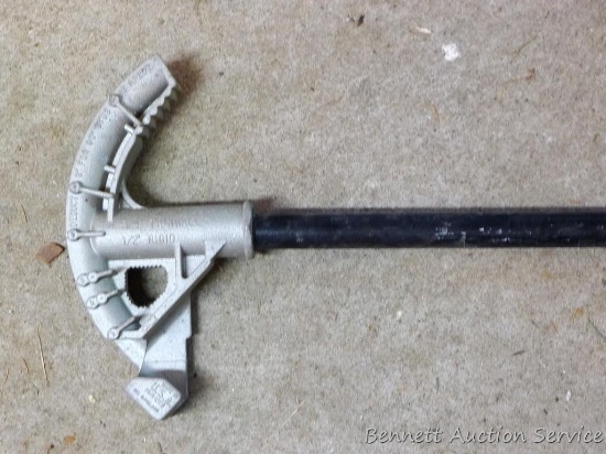 GB Gardner Bender 911, 1/2" rigid, 3/4" thin wall conduit bender 50" long.