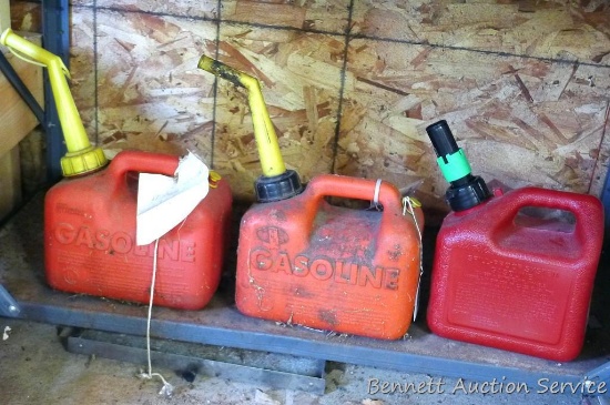 Three case totes each one gallon size. If shipped will dump contents.