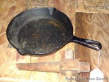Cast iron frying pan 10