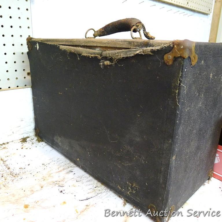 Antique machinist tool box 18 x 8 x 11 tall.