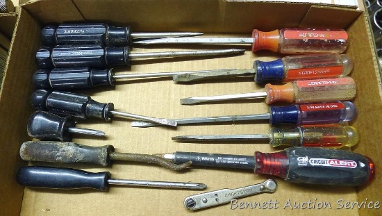 Craftsman and Master Mechanic screw drivers, includes flat blade, Phillips and Torque tip.